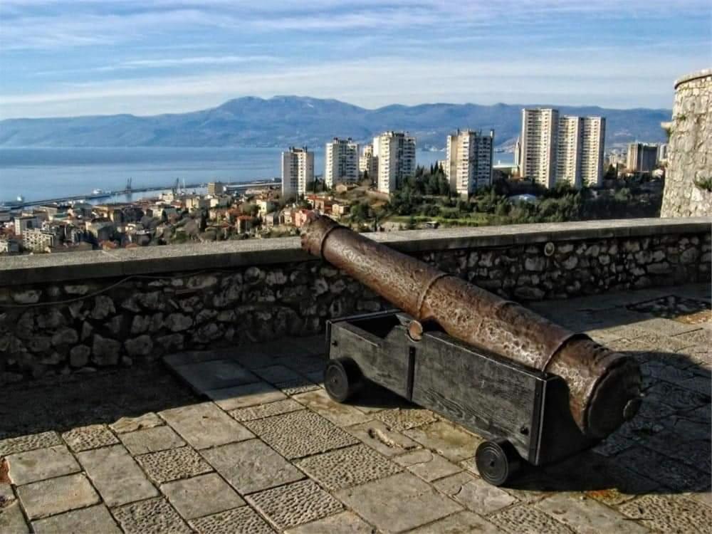 Sea And Mountain Daire Rijeka Dış mekan fotoğraf
